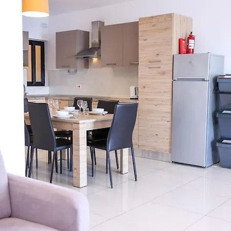 Spacious 2br With Stunning Sea Views By 360 Estates Apartman