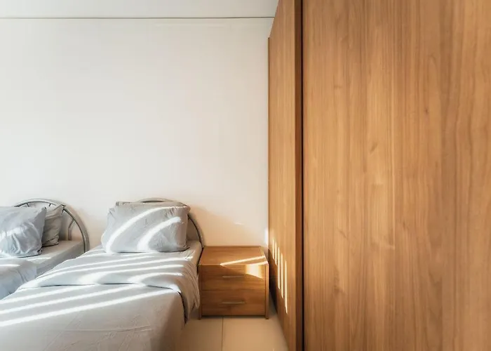 Stunning Sea View Haven At Seabreeze Court Apartment