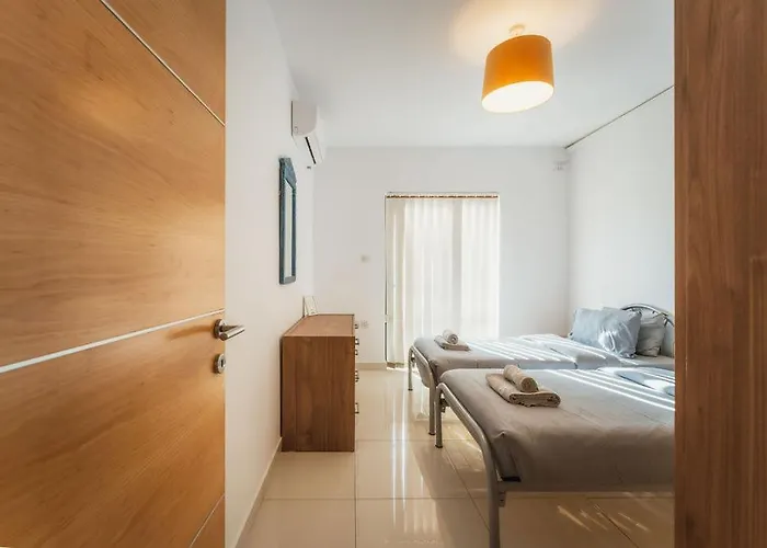 Apartment Stunning Sea View Haven At Seabreeze Court